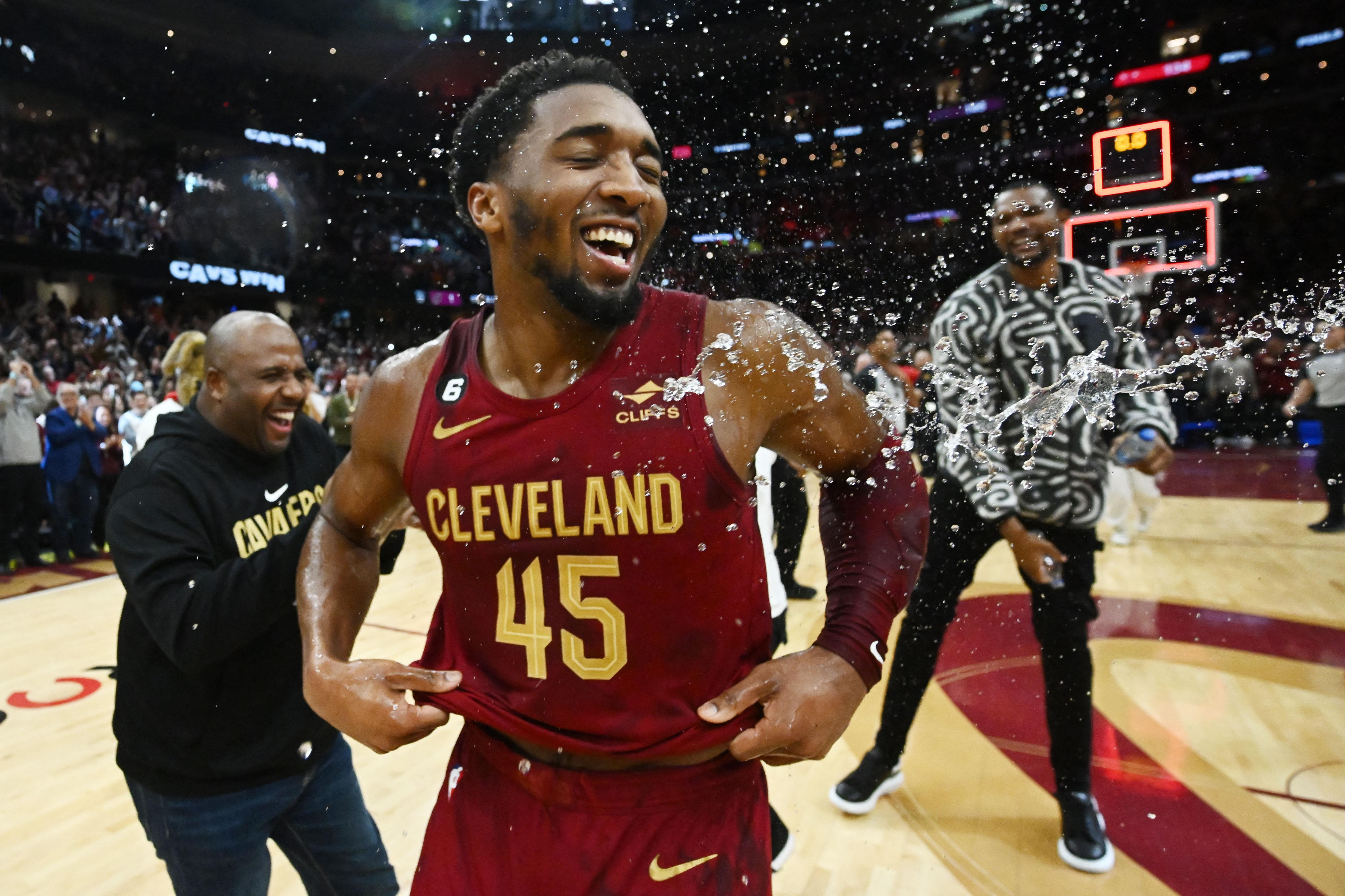 Donovan Mitchell scores 41, Cavaliers beat Spurs for seventh straight win –  News-Herald