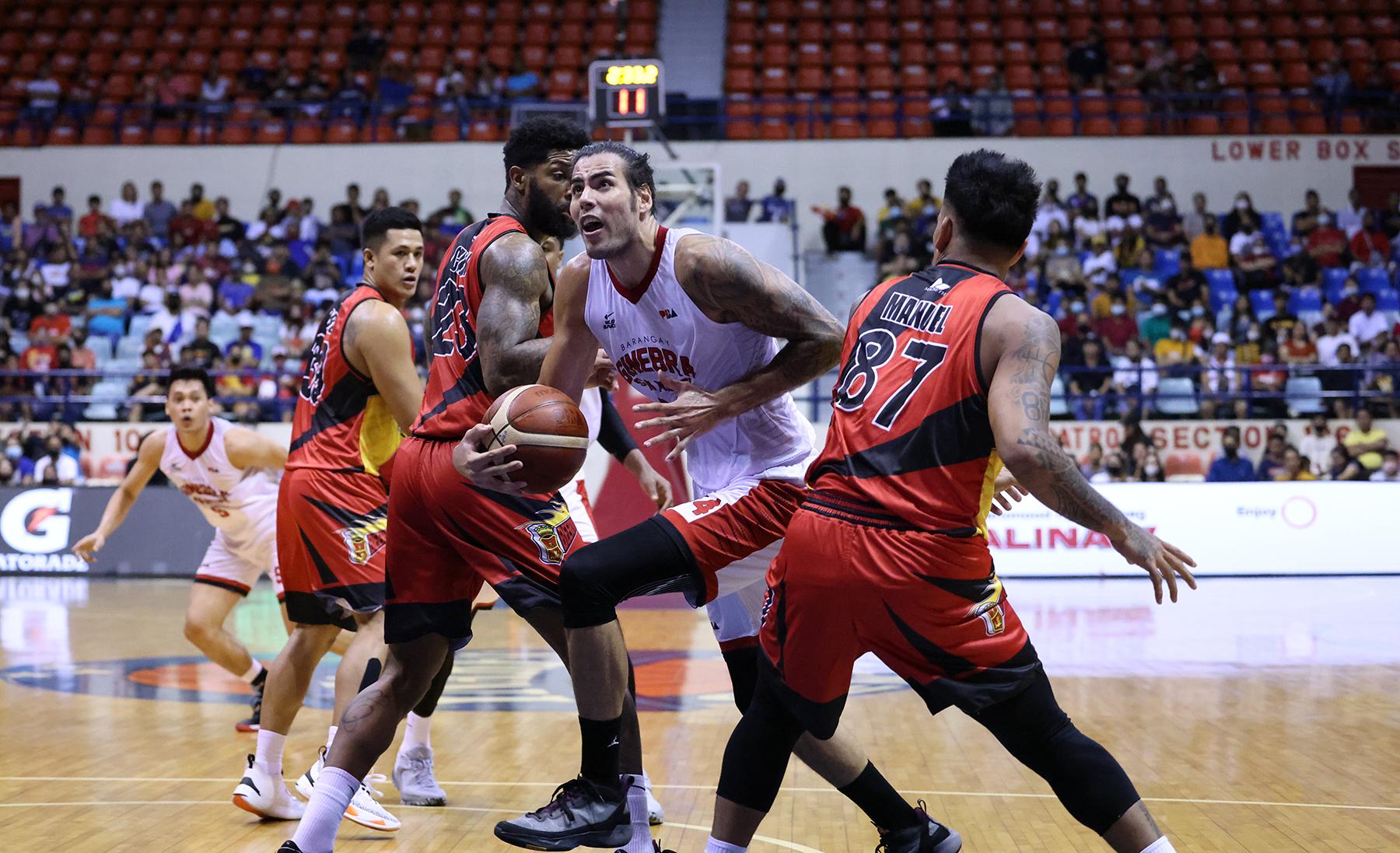 Ginebra weathers SMB's fourth quarter rally to take Game 1 in semis series