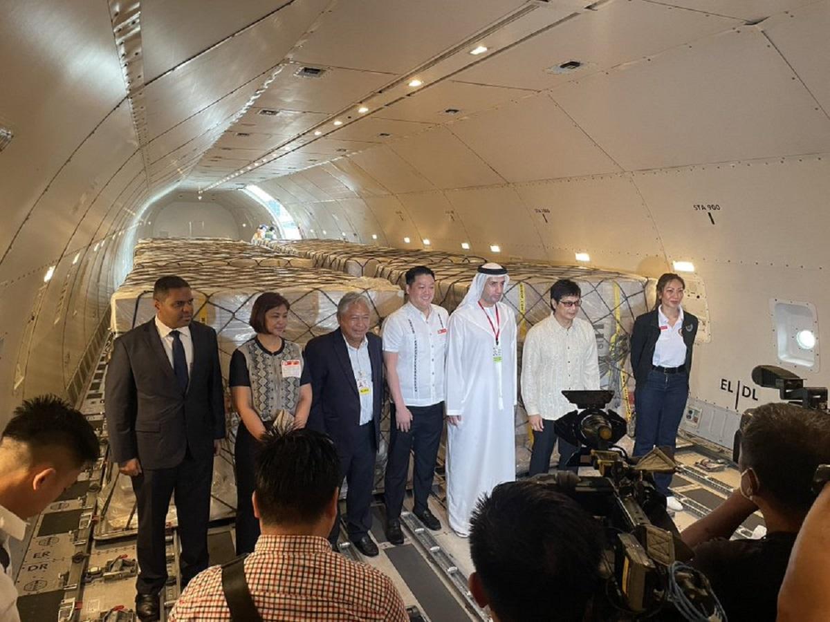 Uae Donates Tons Of Food For Mayon Volcano Victims Gma News Online