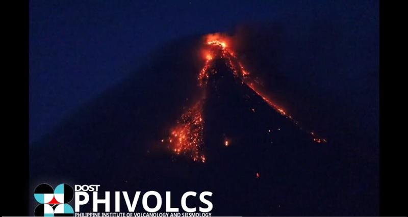 PHIVOLCS-DOST on X: LOOK: Weakening effusive activity produces a short  incandescent lava flow from the summit crater of Mayon Volcano. Photo taken  at 7:30 PM tonight, 22 November 2023, using Nikon D780 (