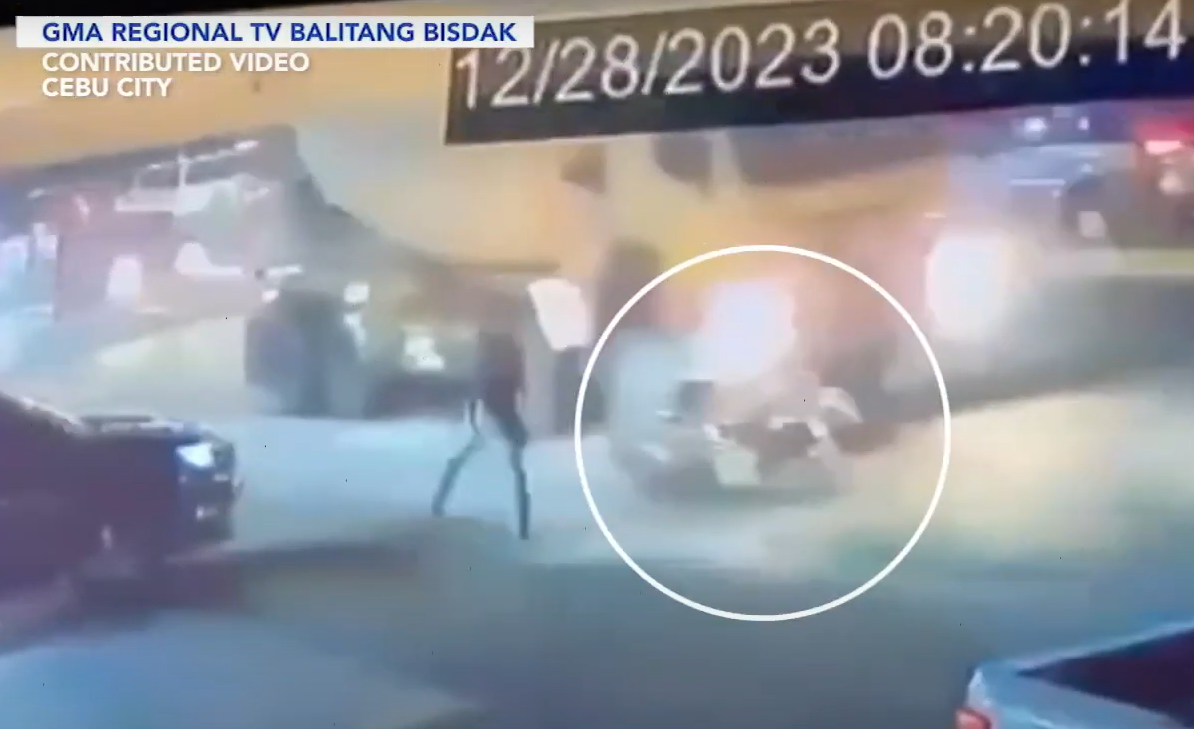 Motorcycle rider hit, dragged by cement mixer truck in Cebu City | GMA News  Online