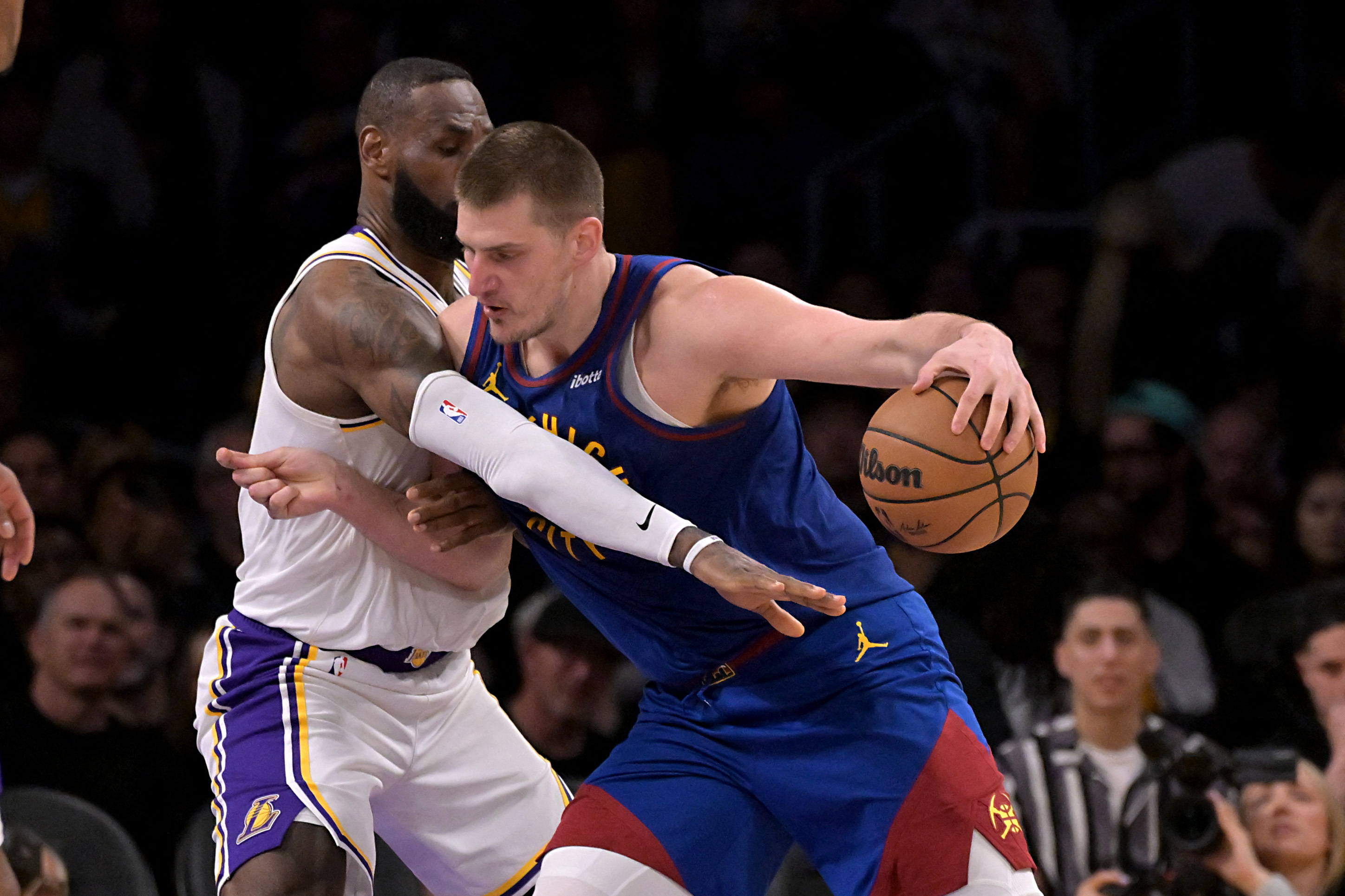 Lakers store nuggets online
