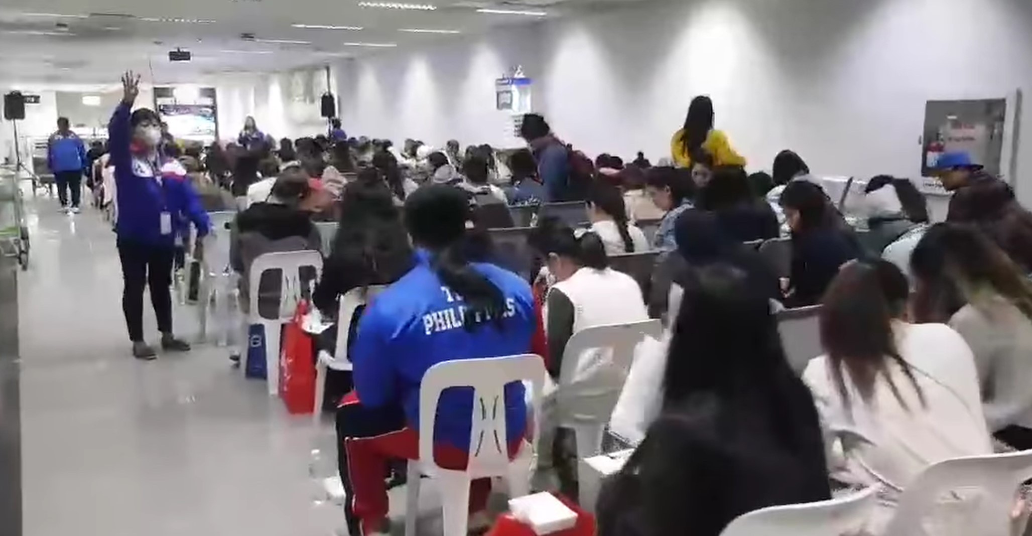 132 distressed OFWs repatriated from Middle East arrive thumbnail