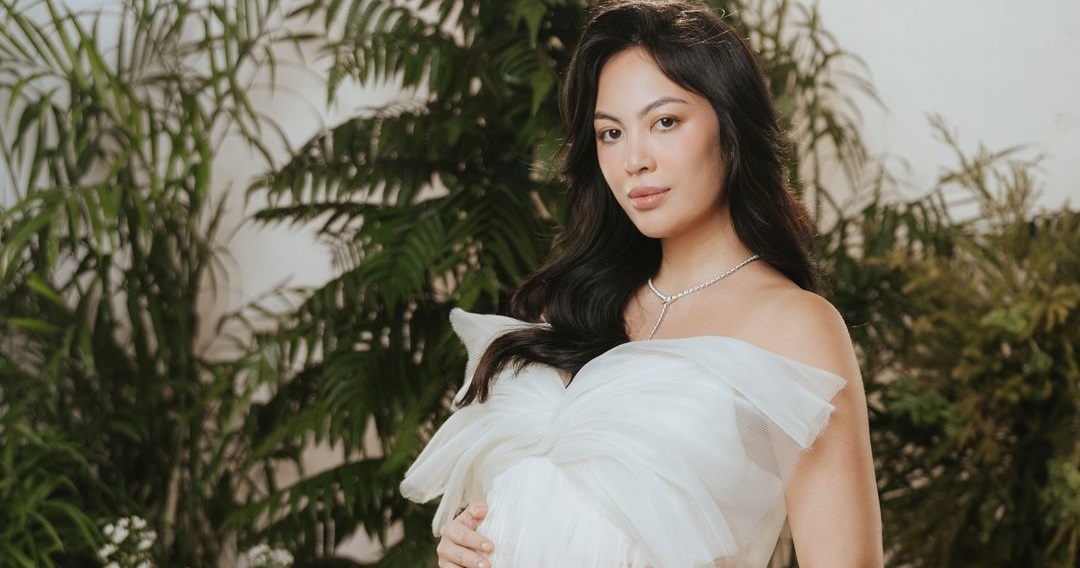 Dominique Cojuangco is a blooming mom&to&be in maternity photo thumbnail