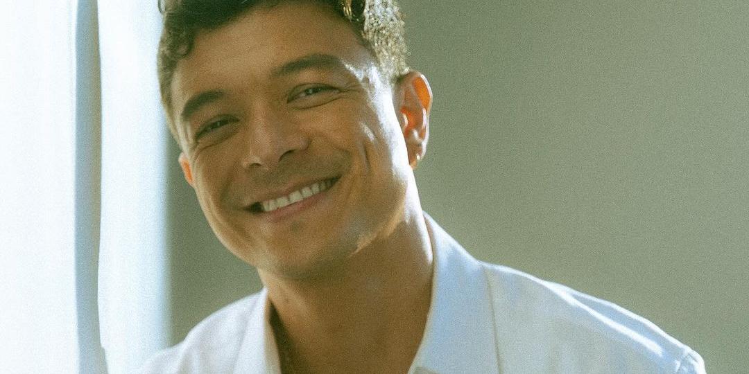Jericho Rosales is pogi in latest pics, and Drew Arellano tells him: ‘Stop making us look bad!’ thumbnail