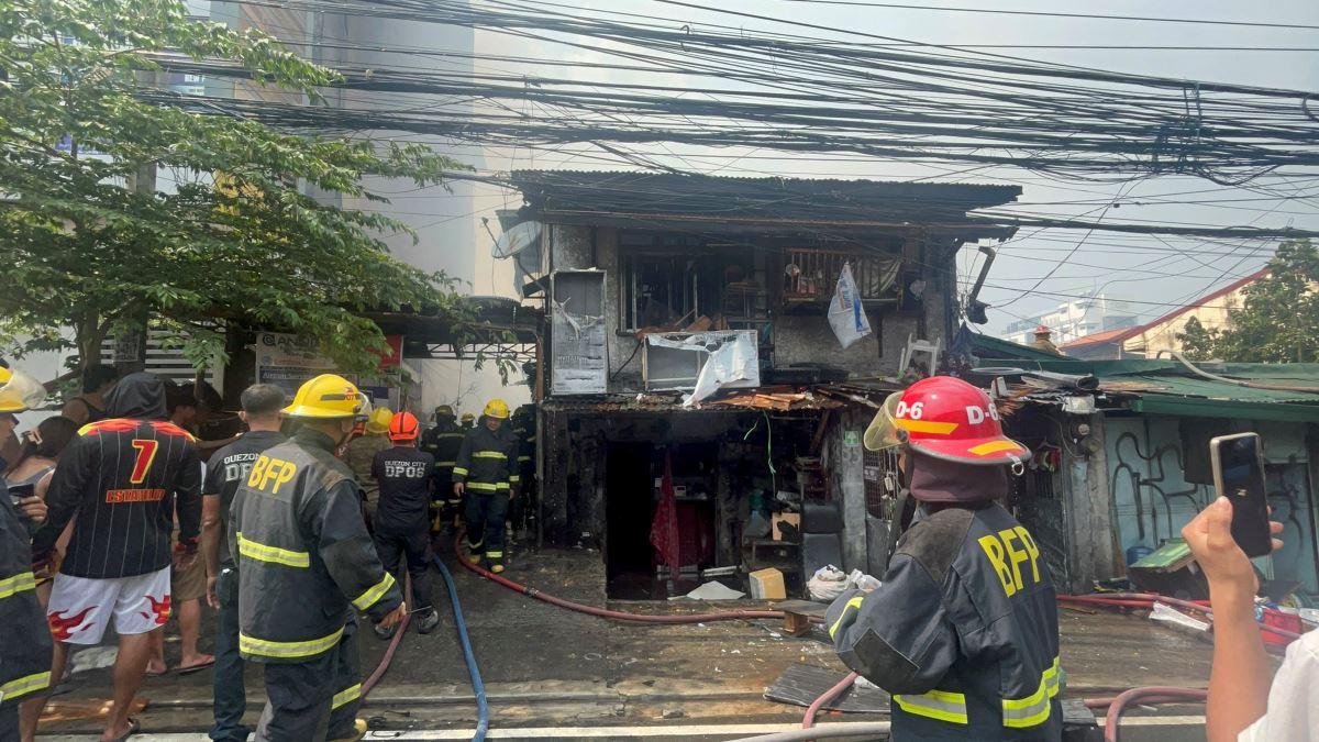 Fire In Qc S Barangay Pinyahan Reaches First Alarm Gma News Online