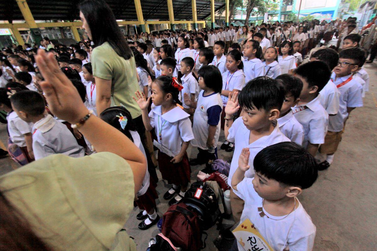 Filipino, English primary mode of instruction in Kindergarten to Grade 3 &DepEd thumbnail