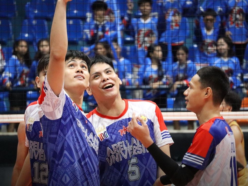 The Arellano Chiefs enjoying their win against Letran | Photo: Zane Esparaga