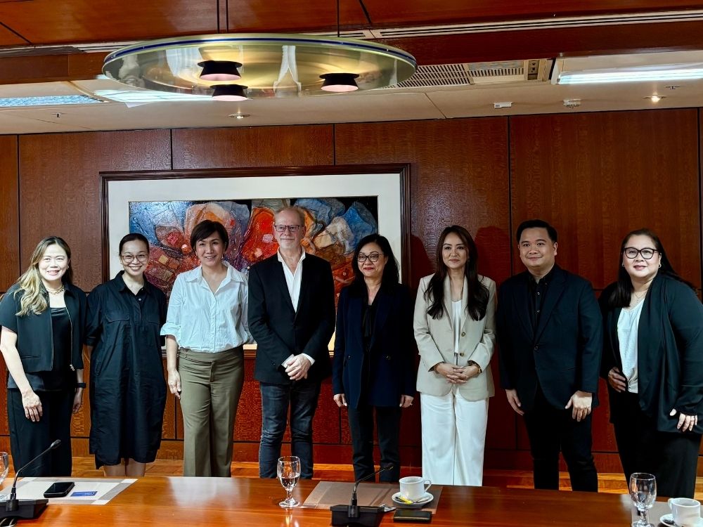 GMA Executives meet with AACA's Michael McKay and Fiona McKay | Photo: Bryan Presillas