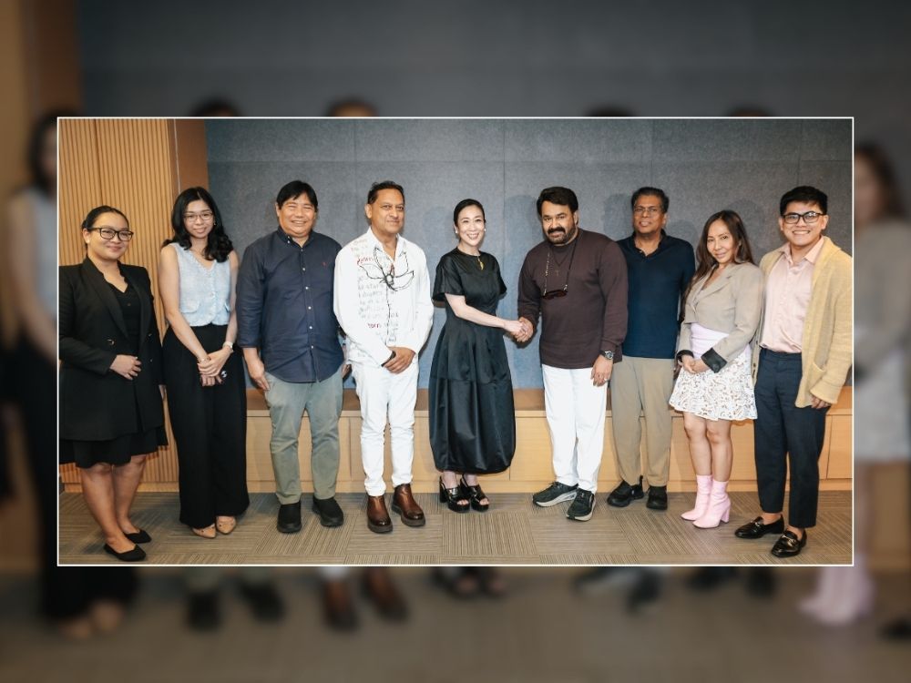 GMA Network's Atty. Annette Gozon-Valdes with Visual Magic Company Inc. executives | GMA Network