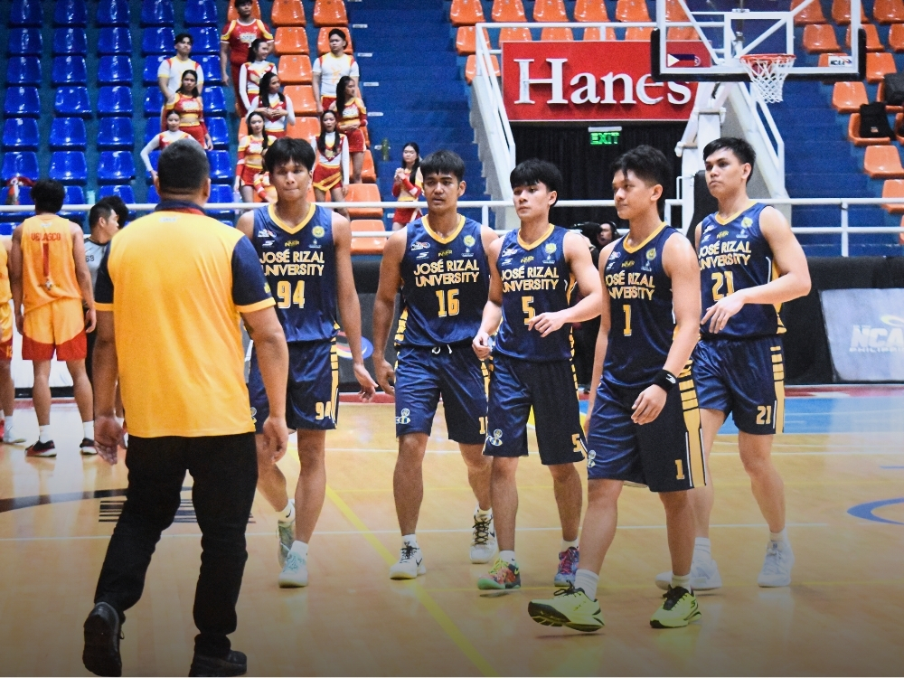 Coach Nani Epondulan and his young Heavy Bombers core | Photo: Ian Zane Esparaga