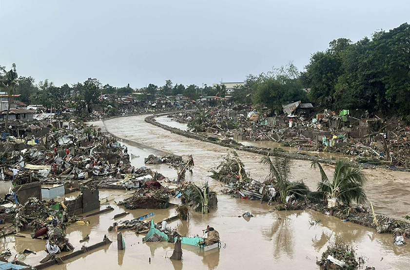 The community along the Mananga River in Talisay City | Photo courtesy: Cebu Province