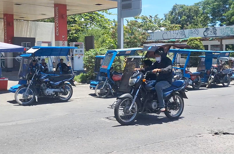 Some of the tricycles operating legally in Bacolod City | via GMA Regional TV One Western Visayas
