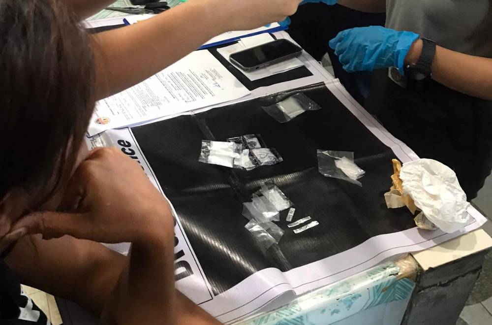 Woman arrested for trying to smuggle suspected shabu into jail