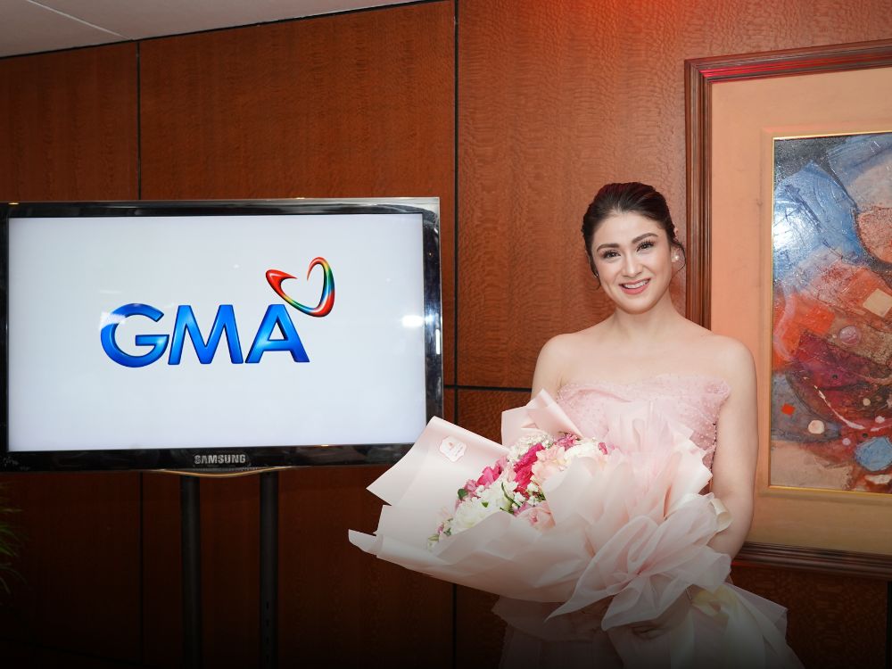 Carla Abellana is radiant in pink as she renews her contract with GMA Network | Photo by GMA Network