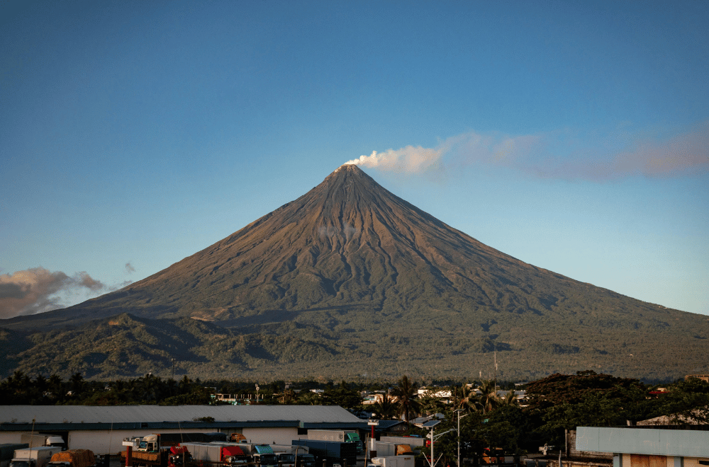PHIVOLCS warns of possible lahar flows on Mayon as #UwanPH nears