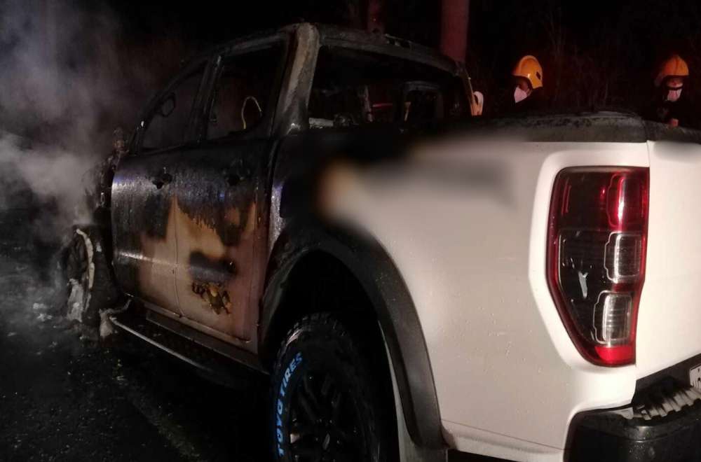 Pickup truck catches fire while on the road in Dagupan