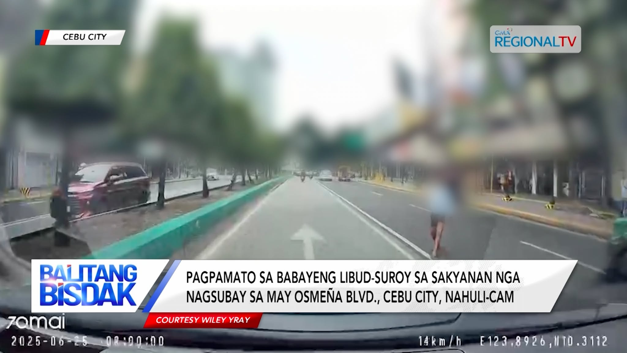 Babaye’ng mamato sa mga sakyanan sa may Osmeña Blvd, Cebu City., nahuli-cam