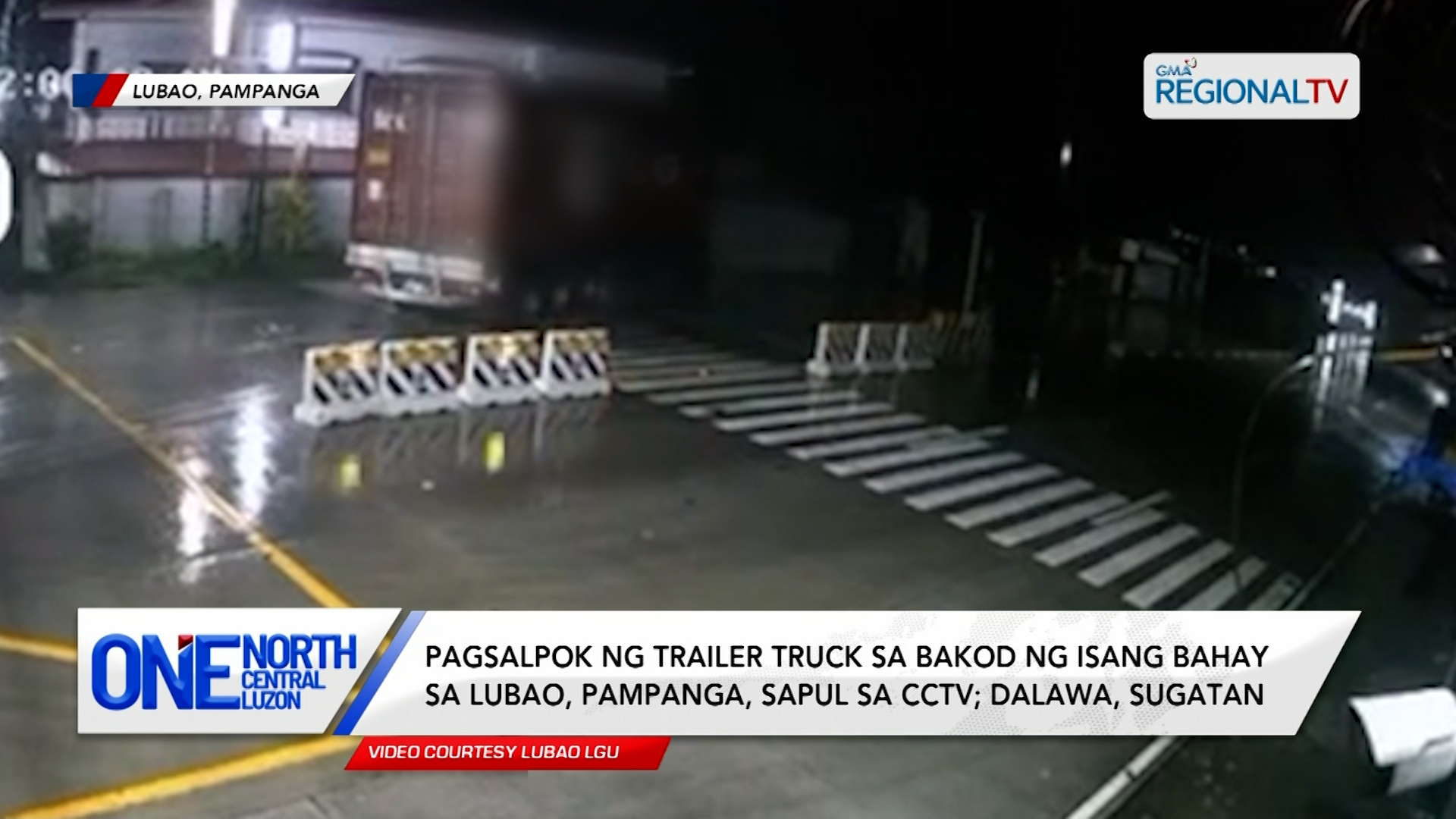 Pagsalpok ng trailer truck sa bakod ng isang bahay, sapul sa CCTV | One North Central Luzon