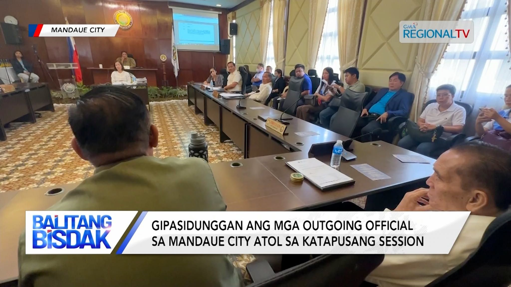 Gipasidunggan ang outgoing officials sa Mandaue City atol sa session