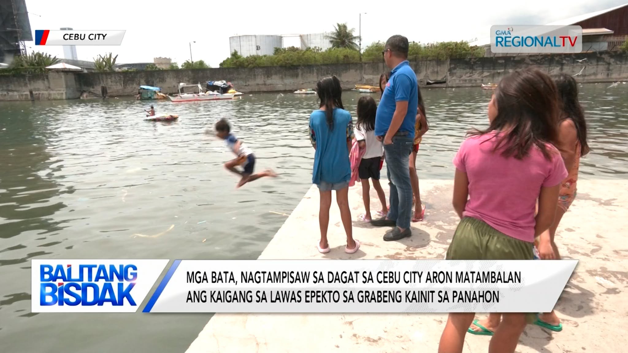 Mga bata, nagtampisaw sa dagat aron matambalan ang kaigang sa lawas