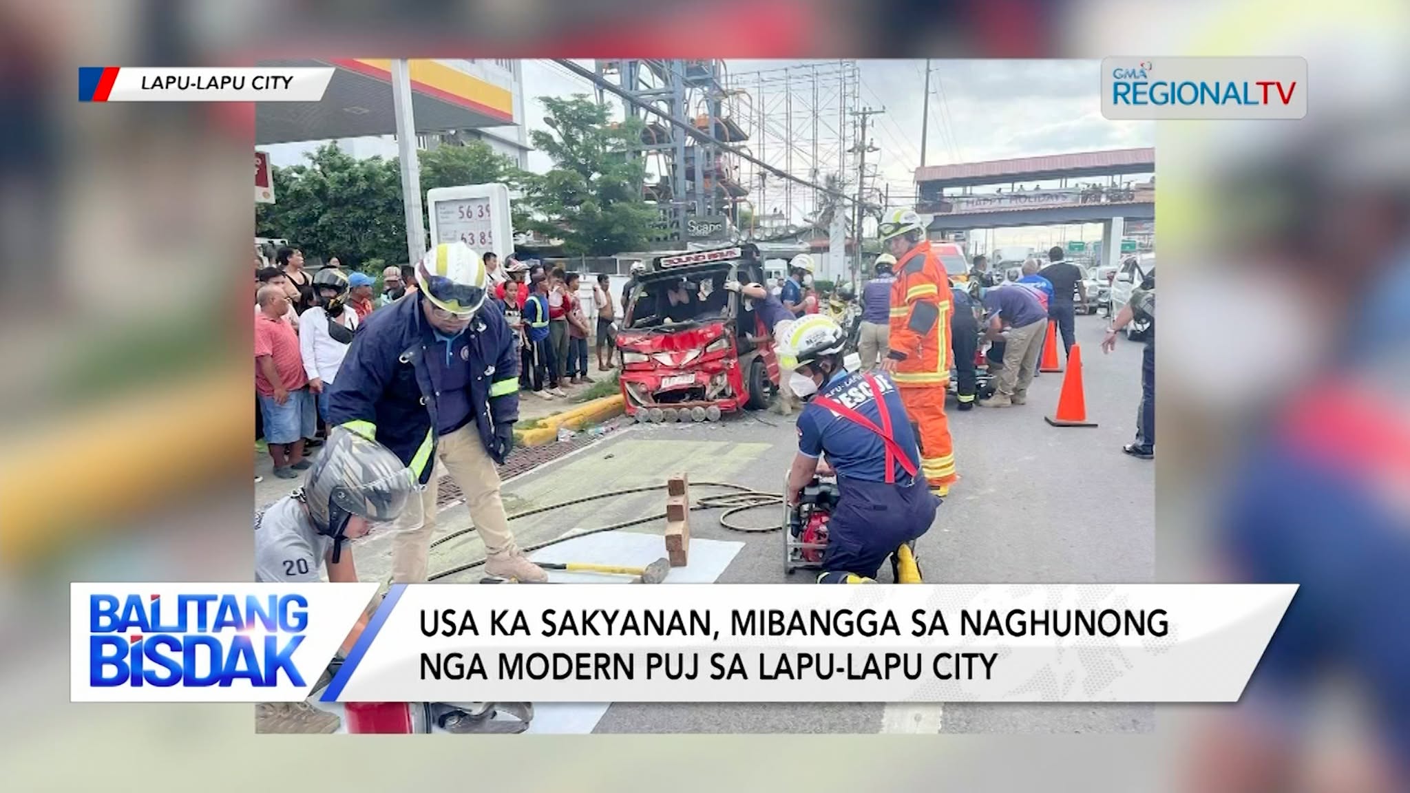 Usa ka sakyanan, mibangga sa naghunong nga jeep sa Lapu-Lapu City