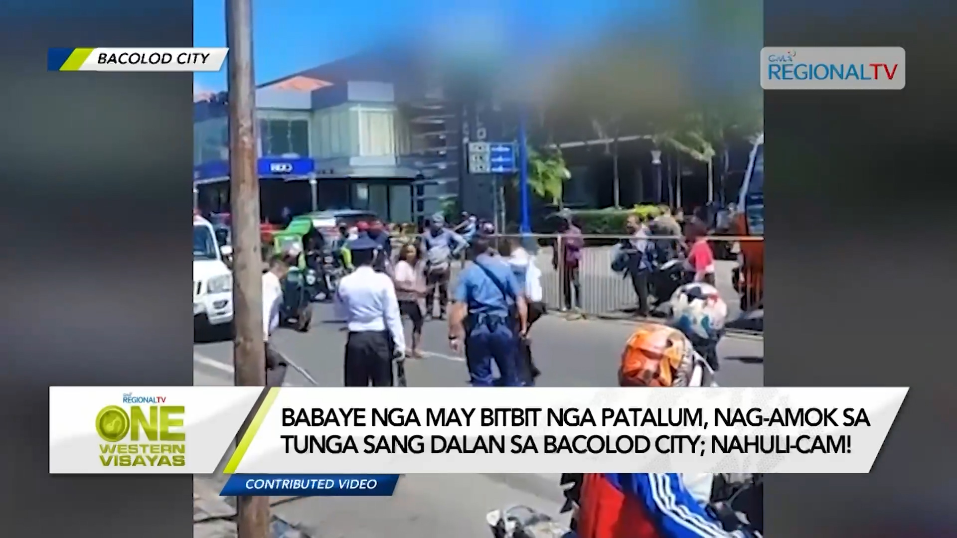 Babaye nga may bitbit nga patalum, nag-amok sa Bacolod City; nahuli-cam!