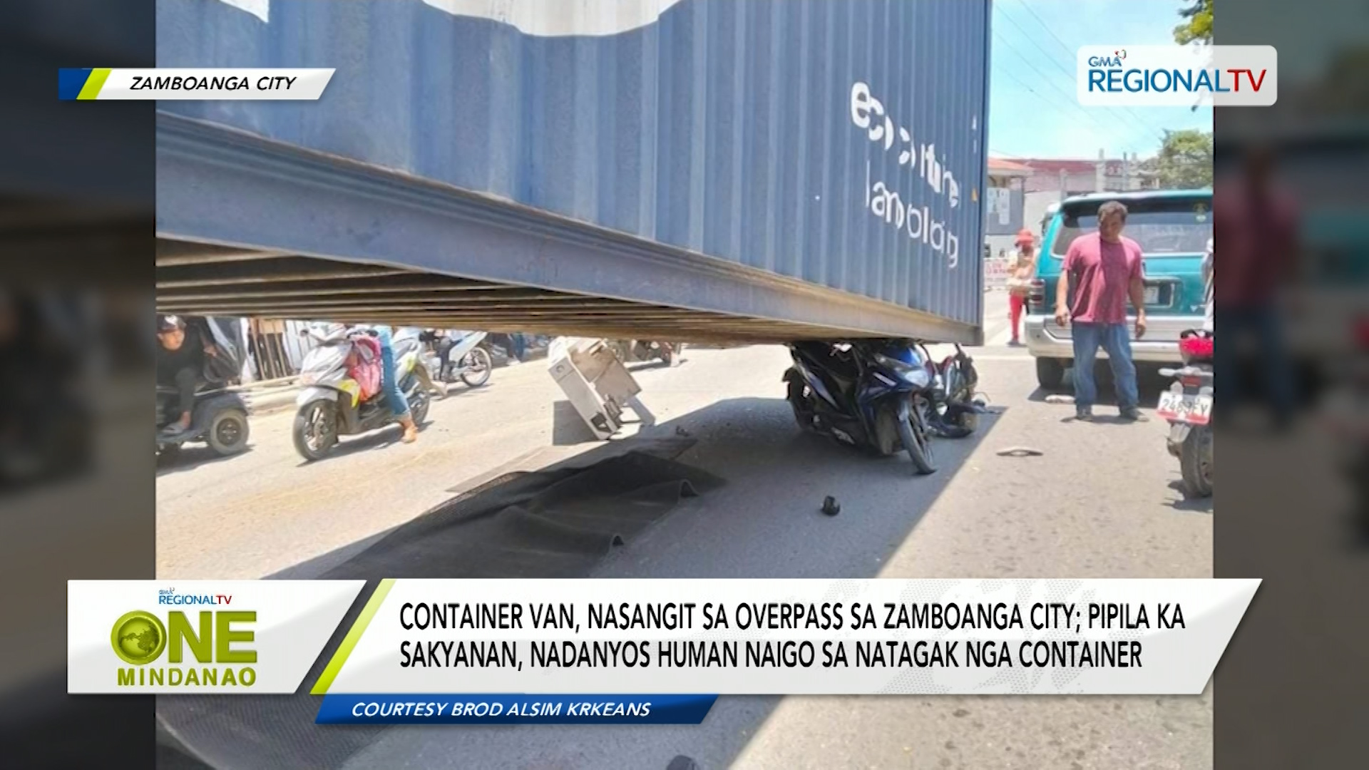 Container van, nasangit sa overpass sa Zamboanga City