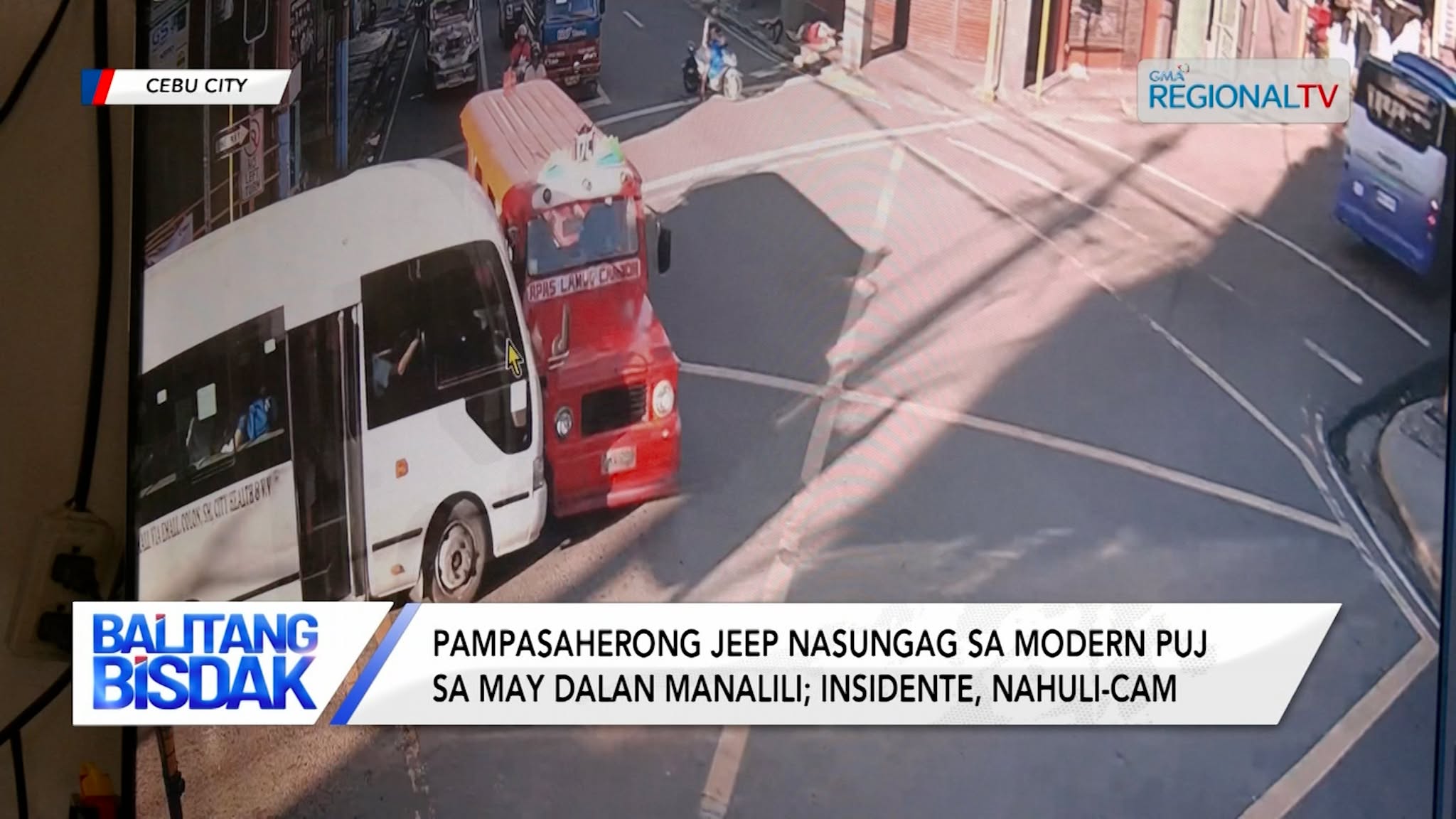 Pampasaherong jeep nasungag sa modern PUJ sa may Manalili; insidente, nahuli-cam