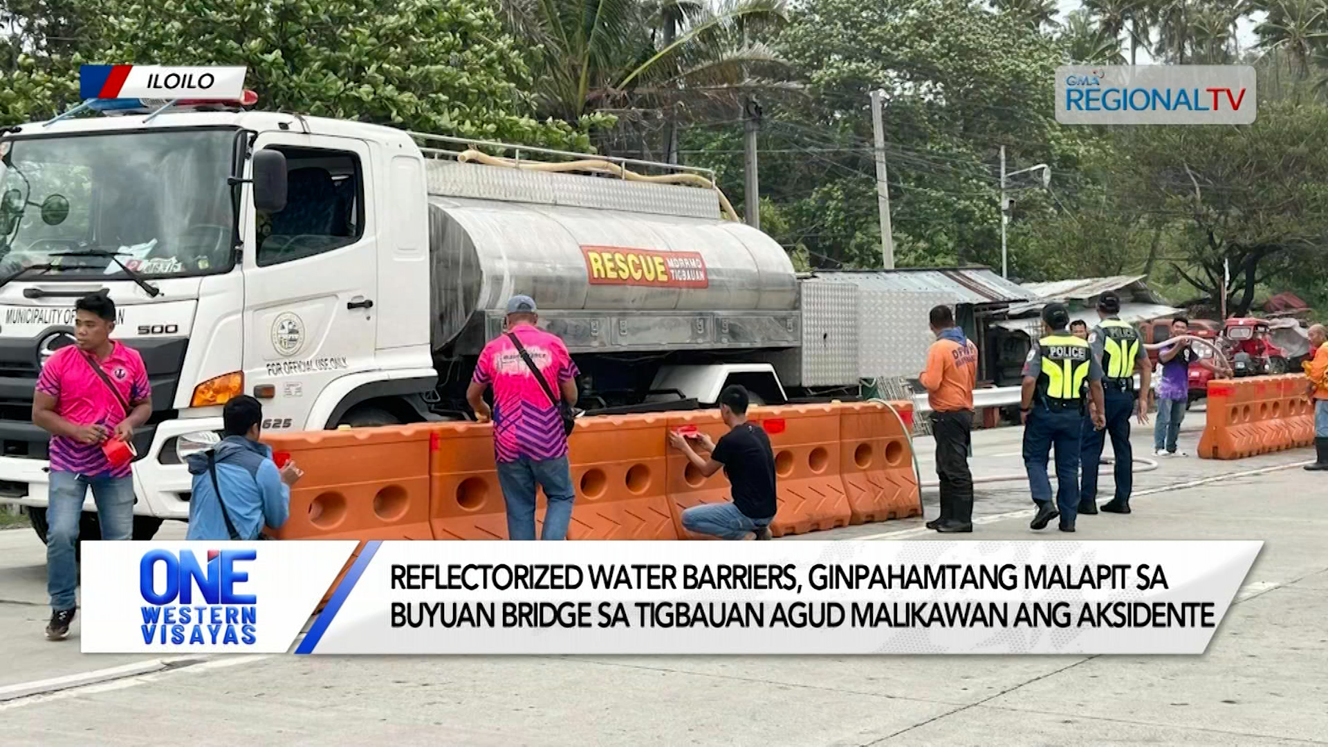 Reflectorized water barriers, ginpahamtang malapit sa Buyuan Bridge sa Tigbauan