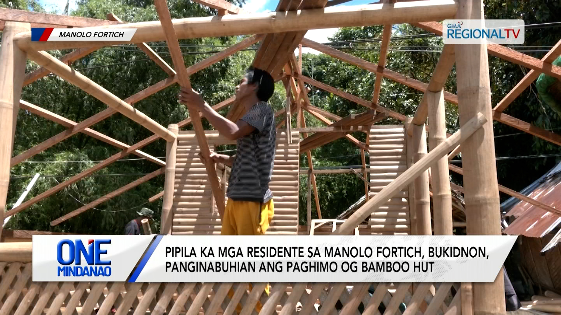 Mga residente sa Manolo Fortich, Bukidnon, panginabuhian ang paghimo og bamboo hut | One Mindanao