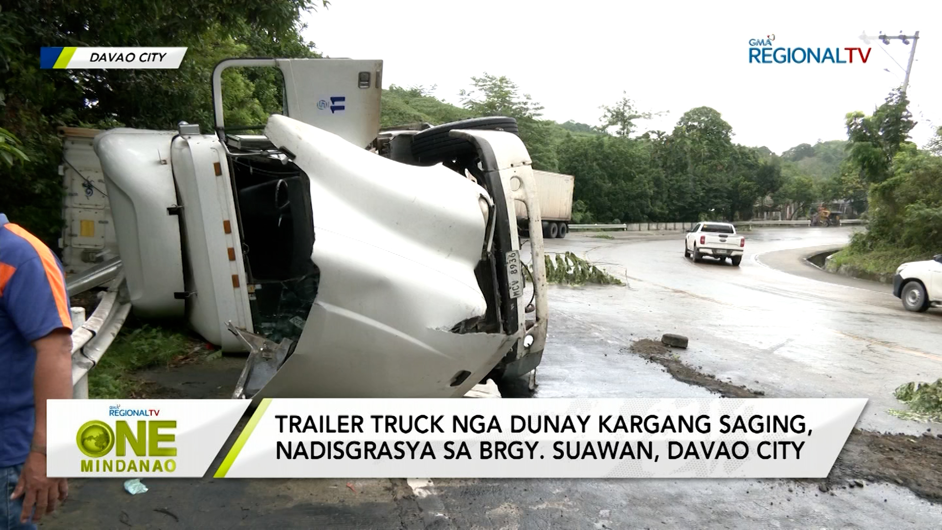 Trailer truck nga dunay kargang saging, nadisgrasya sa Brgy. Suawan, Davao City