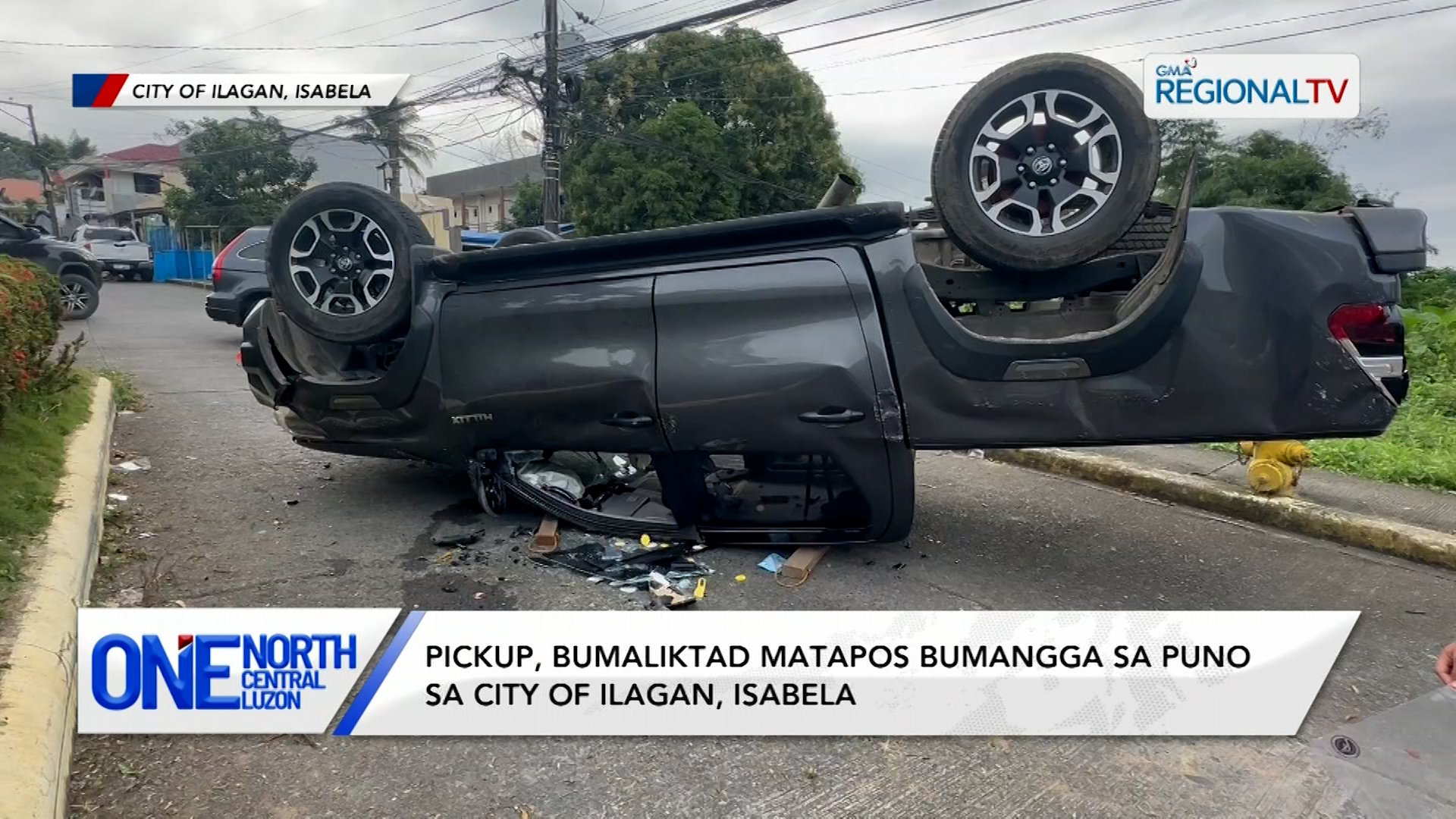 Pickup, bumaliktad matapos bumangga sa puno sa City of Ilagan, Isabela | One North Central Luzon