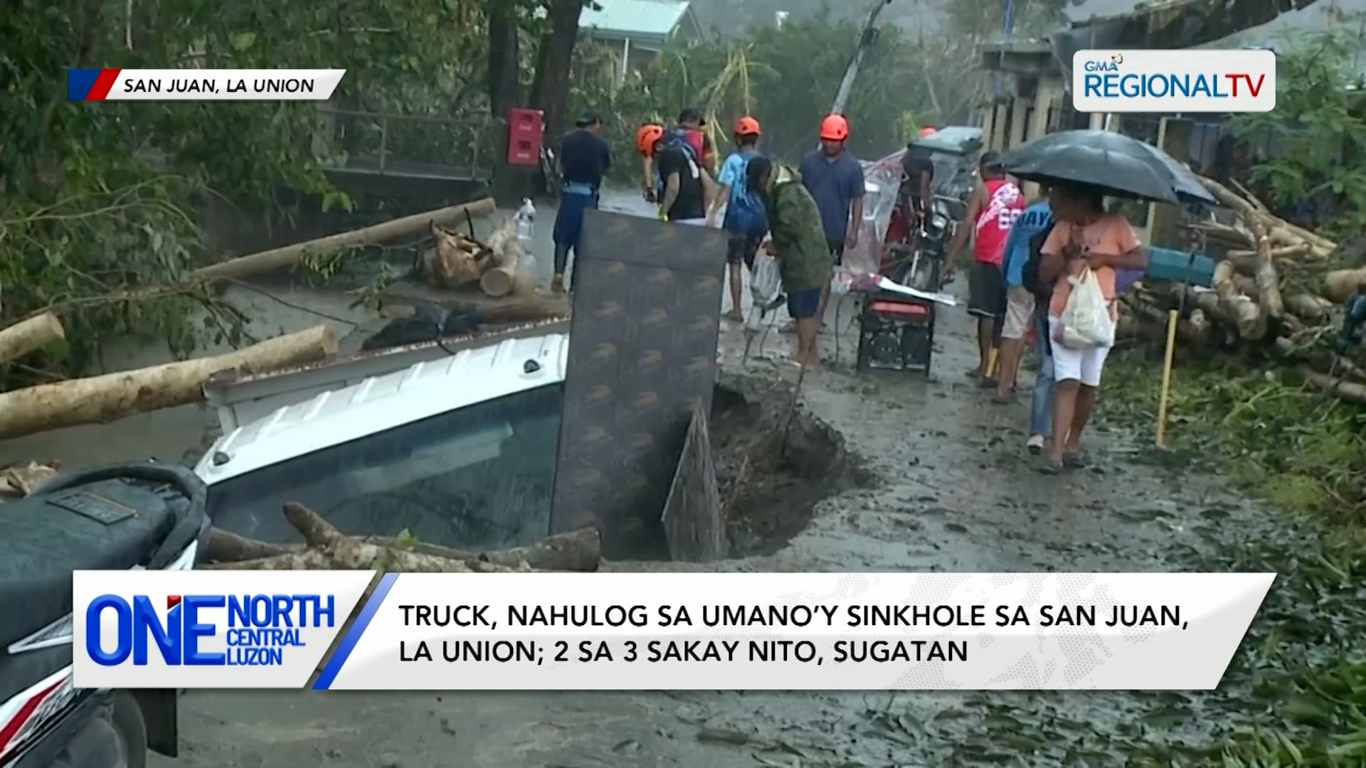 Truck, nahulog sa umano’y sinkhole sa La Union; 2 sa 3 sakay nito, sugatan | One North Central Luzon