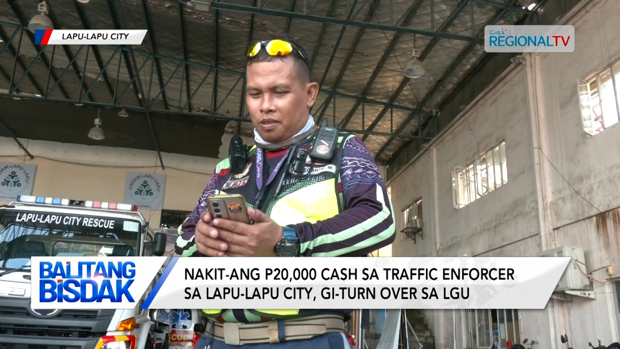 Nakit-ang P20,000 cash sa traffic enforcer sa Lapu-Lapu City, gi-turn over sa LGU