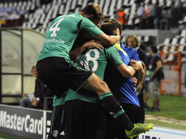Bundesliga Schalke bounces back, Leverkusen stunned by