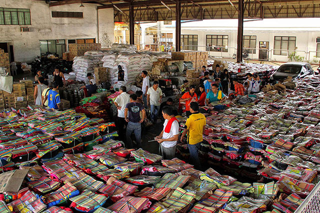 Pinoy Hoarding PNP tasked to probe alleged relief hoarding in Bohol | GMA News Online
