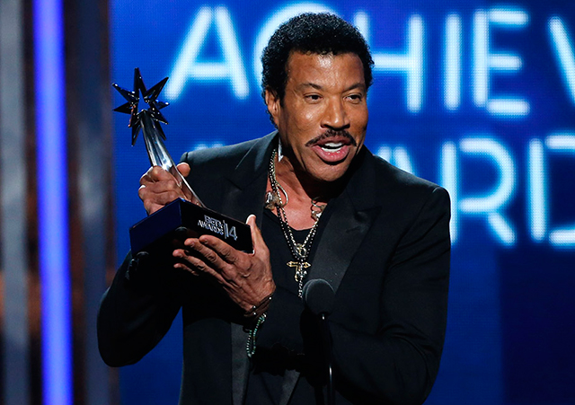 Lionel Richie hospitalized after Missouri concert – reports