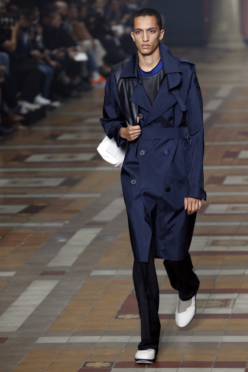 Lanvin’s new urban elegance wraps up Paris fashion | GMA News Online