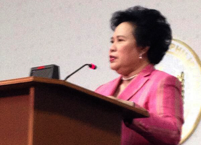 Sen. Miriam Defensor Santiago has lung cancer | GMA News Online