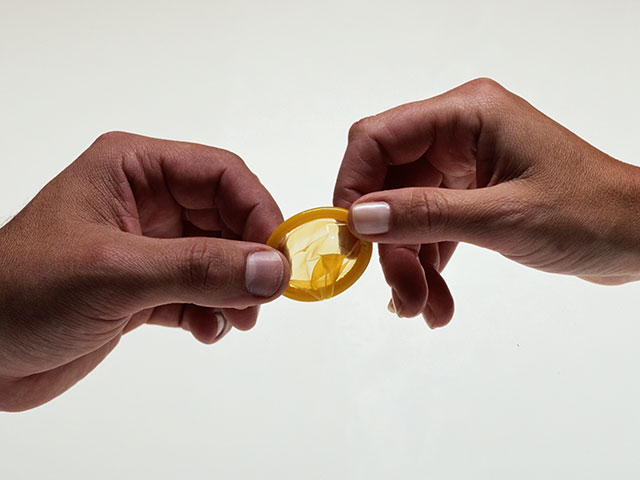 France warns of 300,000 potentially unsafe condoms