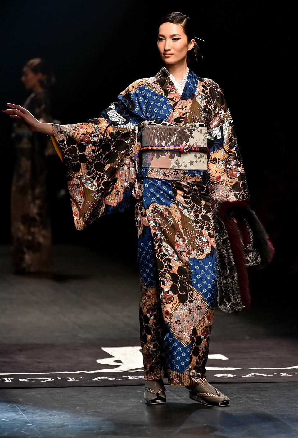 Kimonos get rock ’n roll makeover at Japan Fashion Week | GMA News Online