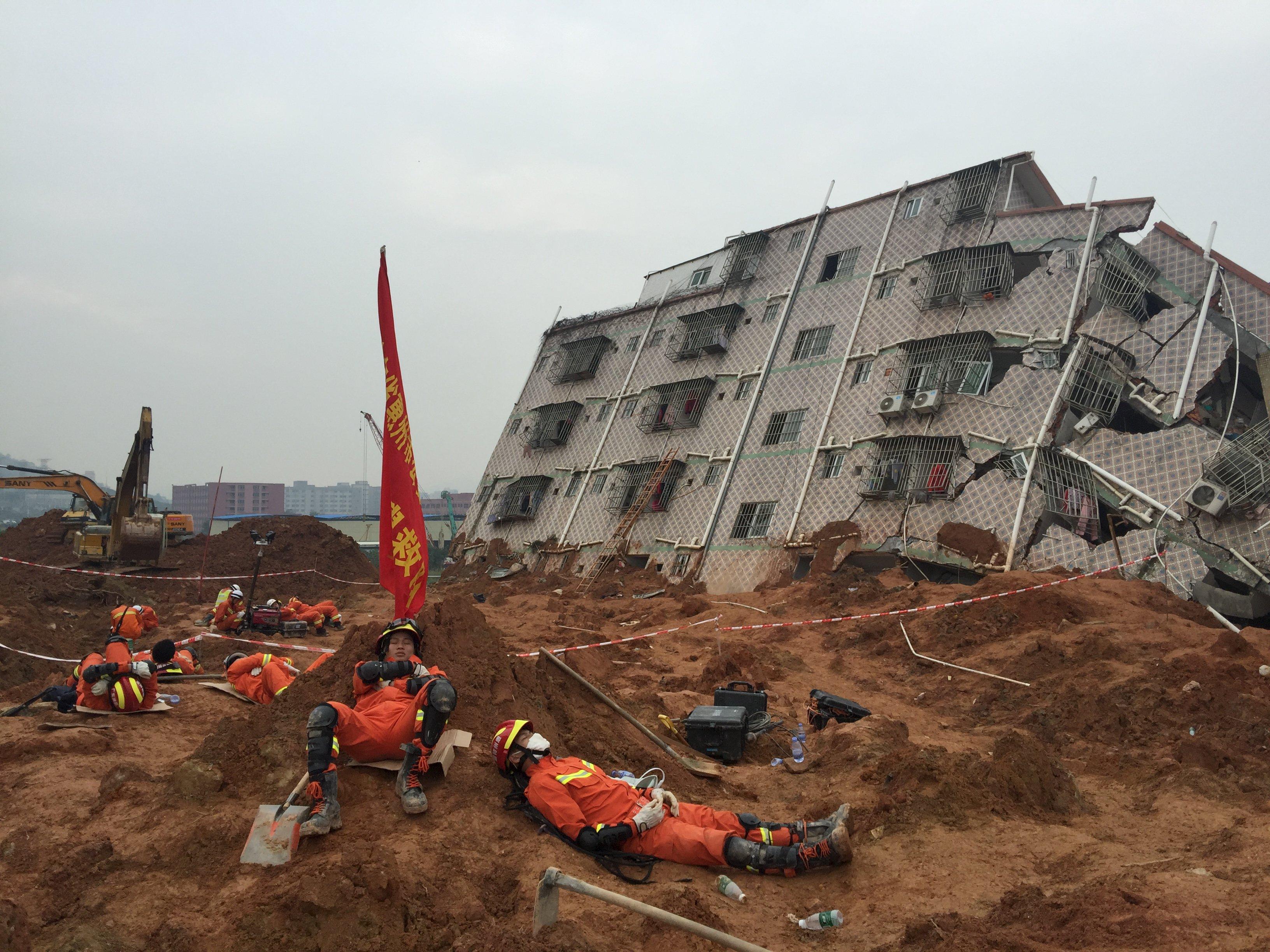 One man pulled alive from landslide in China’s Shenzhen | GMA News Online