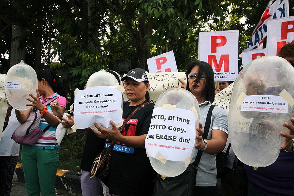 Lawmakers Asked To Get Back Erased P1B RH Budget | Photos | GMA News Online