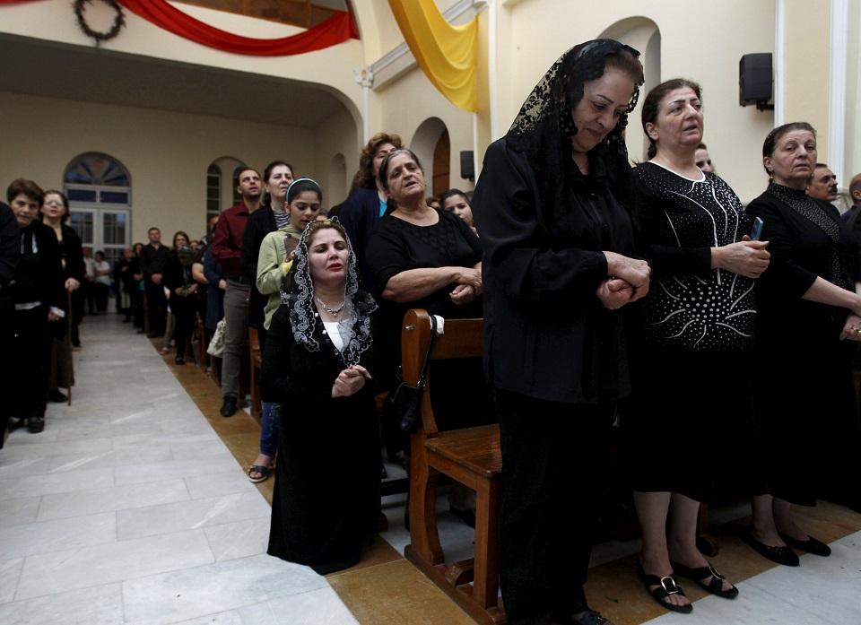 Iraqi Christians fear extinction, see no relief from ISIS | GMA News Online