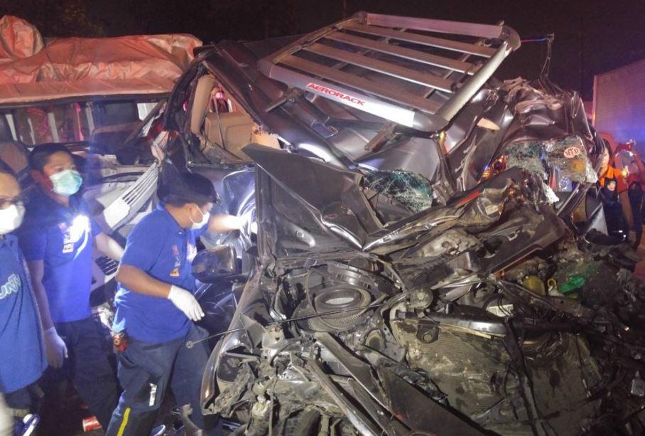 3 injured in 5-car pile up in Manila | GMA News Online