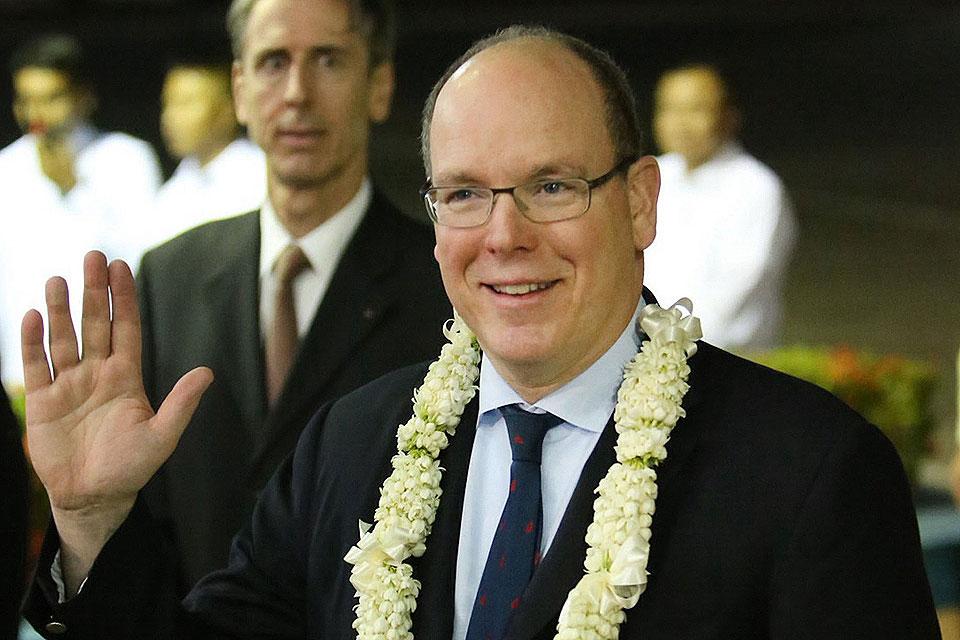 President Aquino welcomes Prince Albert II to Malacañang │ GMA News Online