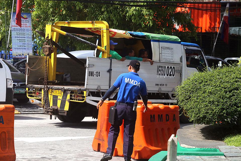 Partial street parking ban in Metro Manila proposed by DILG, MMDA