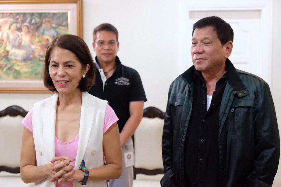 Duterte orders total log ban after massive floods in Mindanao βPiΓ±ol ...