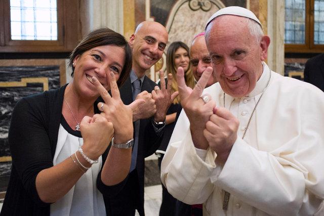 Pope Francis Sets Up Group To Study Women Deacons | GMA News Online